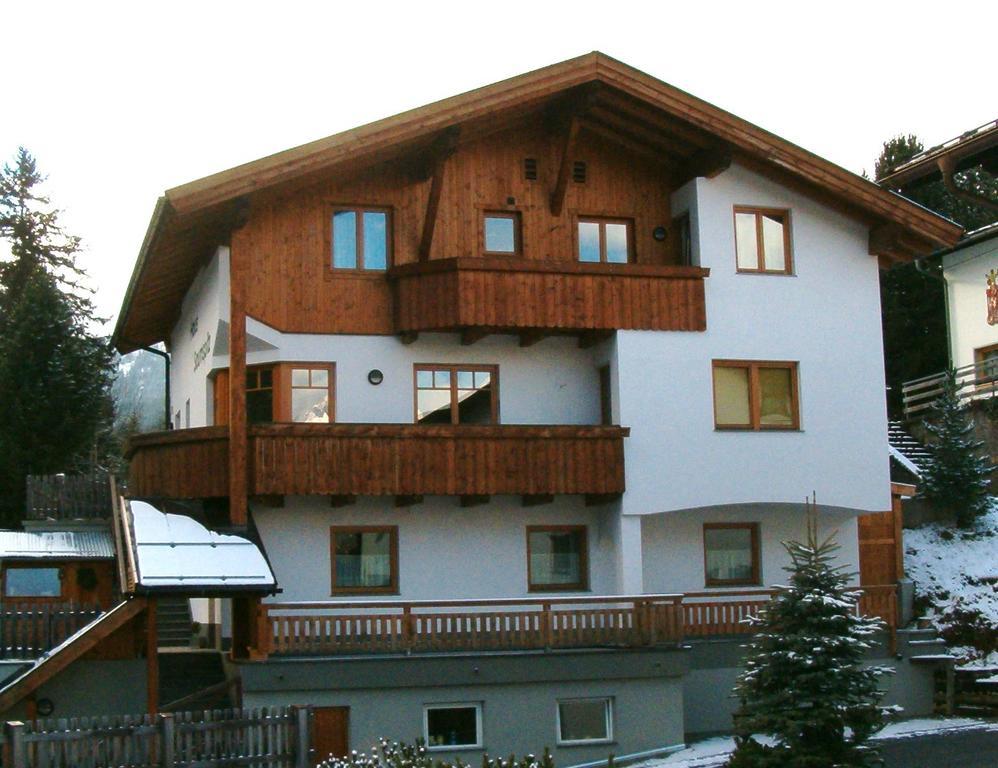 Haus Saumspitz Apartamento Sankt Anton am Arlberg Exterior foto