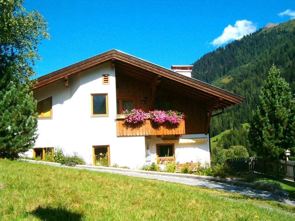 Haus Saumspitz Apartamento Sankt Anton am Arlberg Exterior foto